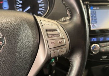 Nissan Qashqai II Crossover 1.6 dCi 130KM 2014 Nissan Qashqai 1.6dCi M6 4WD 2014 r., NAVI, hak, dod. komplet opon 1.6, zdjęcie 9