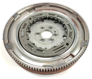 ASO DVOUHMOTA KOLO DVOUHMOTNÉ VW AUDI 04E105266K