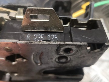 BMW 5 E39 PRAVÁ STRANA ZÁMEK DVEŘE PŘEDNÍCH