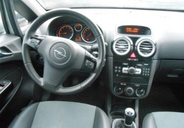 Opel Corsa D Hatchback 1.2 Twinport ECOTEC 80KM 2009 Opel Corsa Opel Corsa D 1.2 benzyna 81 KM 1.2 Benzyna 81KM, zdjęcie 8