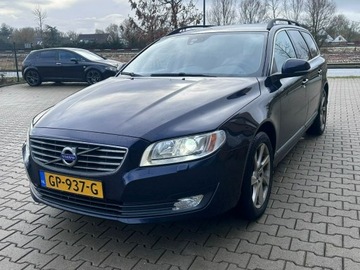 Volvo V70 III Kombi Facelifting 2.0 D2 DRIVE-E 120KM 2015 Volvo V70 2.0 D2 Xenony Podgrzewane fotele Hak