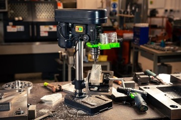 СВЕРЛИЛЬНЫЙ СТАНОК С КОЛОННЫМ СТОЛЕМ, МОЩНОСТЬ 1600ВТ, МОЩНЫЙ ЗАМОК + ТИСКИ