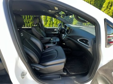 Chrysler Pacifica II 2024 Chrysler Pacifica 3.6 V6 286 KM 7 osób Jak Nowa, zdjęcie 21