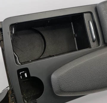 ПОДЛОКОТНИК ЦЕНТРАЛЬНОГО ТУННЕЛЯ MERCEDES W204 EUROPA