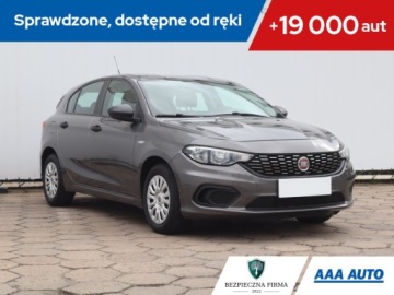 Fiat Tipo II Hatchback 1.4 95KM 2017 Fiat Tipo 1.4 16V, Salon Polska, GAZ, Klima