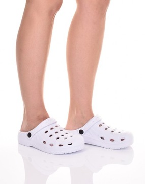 БЕЛЫЕ ЖЕНСКИЕ ТАПОЧКИ ИЗ ПЕНЫ CROX ТВЕРДАЯ МЕДИЦИНСКАЯ ОБУВЬ ДЛЯ ДОМАШНЕГО САДА