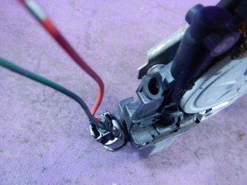 FIAT SEDICI 09-12 FACELIFT ZVEDÁK OKNO PŘEDNÍ LEVÝ 2 PIN