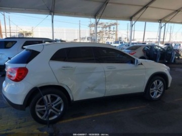 Mercedes GLA I 2017 Mercedes-Benz GLA 2018 MERCEDES-BENZ GLA 250 4MATIC 2.0 Benzyna 208KM, zdjęcie 3