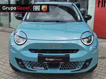 Mercedes 2025 Fiat 600 La prima 110KM Niebieski Sky of Italy czarny dach 10/2025, zdjęcie 2