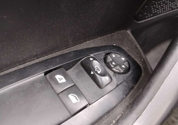 Peugeot 2008 I SUV Facelifting 1.6 BlueHDi 99KM 2016 Peugeot 2008 2016r, 1.6HDI. Uszkodzony lewy tyl. Jezdzi. 1.6 Diesel 99KM, zdjęcie 9