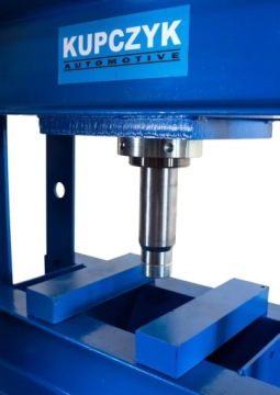 Гидравлический пресс 30 тонн цеховой регулируемый стол Kupczyk KPW-30T