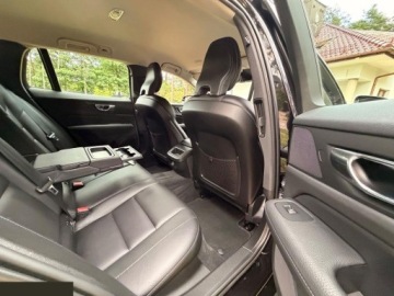 Volvo V60 II  2022 Volvo V60 T4 2.0 benz 190KM Geartronic Momentum Pro 2022r Mozliwa zamiana!, zdjęcie 10