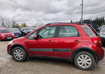 Suzuki SX4 I Hatchback Facelifting 1.6 VVT 120KM 2012 Suzuki SX4 I rej 2013r, 1.6 Benzyna. Uszkodzony. Poobijany. Jezdzi. 1.6, zdjęcie 17