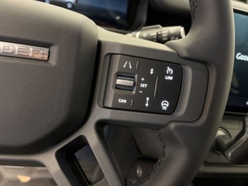 Land Rover Defender IV (L663) Hard Top 90 3.0D R6 250KM 2025 Defender 110 D250 X-Dynamic SE 3.0 (250KM) 2025, zdjęcie 6