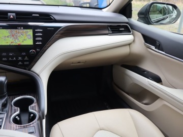 Toyota Camry IX Sedan 2.5 Hybrid Dynamic Force 218KM 2020 Toyota Camry 2.5 Hybrid, Salon Polska, Serwis ASO, zdjęcie 7