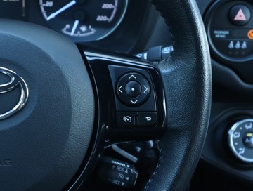 Toyota Yaris III Hatchback 5d Facelifting 2017 1.5 Dual VVT-iE 111KM 2017 Toyota Yaris 1.5 Dual VVT-i, Salon Polska, zdjęcie 18