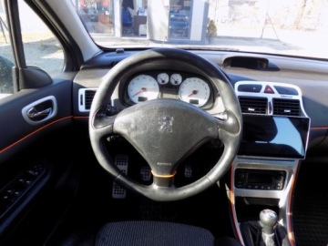 Peugeot 307 II Hatchback 2.0 16V 140KM 2005 Peugeot 307 BIALOLEKA 2.0 Benzyna LPG (140 KM), 2005r. prod. KOMIS TYSI, zdjęcie 5