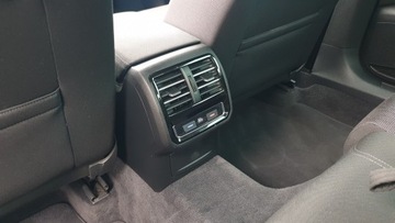 Volkswagen Passat B8 Limousine 2.0 TDI BlueMotion Technology 150KM 2018 Volkswagen Passat VW Passat 2.0 TDI Comfortline Business - Salon PL 2.0, zdjęcie 15