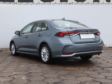 Toyota Corolla XII Sedan 1.8 Hybrid 122KM 2022 Toyota Corolla 1.8 Hybrid, Salon Polska, zdjęcie 3