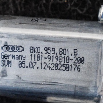 AUDI A6 AVANT PŘEDNÍ LEVÝ BOČNÍ MOTOR ZVEDAČ OKNO DVEŘE C7 8K095980