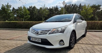 Toyota Avensis III Wagon Facelifting 2.0 D-4D 124KM 2015 Toyota Avensis SALON Navi, KAMERA przebieg wpisuje na fakturzeOrg.lakier1w, zdjęcie 1
