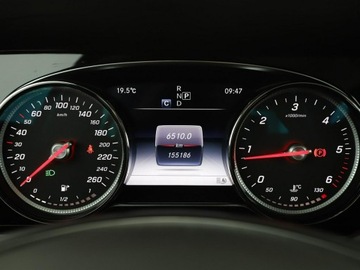 Mercedes Klasa E W213 Kombi 2.0 220d 194KM 2017 Mercedes E 220 Historia serwisowa ASO Automat Navi, zdjęcie 21