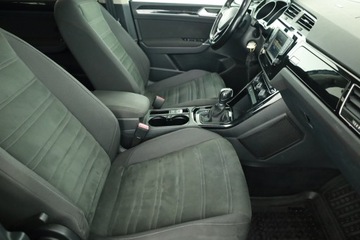 Volkswagen Touran III 1.8 TSI 180KM 2017 VW Touran 1.8 TSI, Salon Polska, Serwis ASO, zdjęcie 6