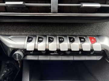 Peugeot 3008 II Crossover 1.6 THP 165KM 2018 Peugeot 3008 virtual cockpit kamera cofania czujniki parkowania tempom, zdjęcie 21