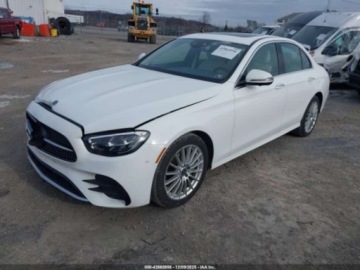 Mercedes Klasa E W213 2022 Mercedes-Benz Klasa E 350 4Matic 2022 2.0 Benzyna 255KM, zdjęcie 1