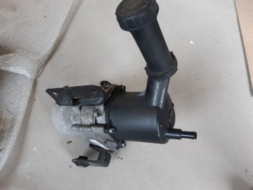 PEUGEOT 3008 5008 C4 ČERPADLO SERVA