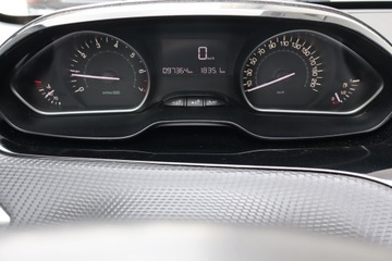 Peugeot 208 I Hatchback 5d Facelifting 1.2 PureTech 82KM 2016 Peugeot 208 1.2 PureTech, Navi, Klima, Tempomat, zdjęcie 10