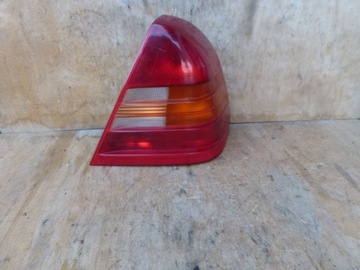 LAMPA PRAWA TYLNA TYŁ MERCEDES W202 C KLASA SEDAN
