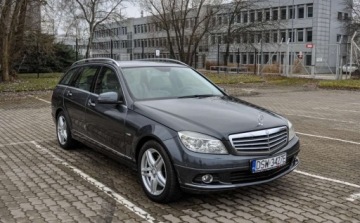 Mercedes Klasa C W204 Limuzyna 3.0 350 CDI BlueEFFICIENCY 231KM 2010 Mercedes-Benz Klasa C 3,0CDI (231KM) Automat Bezwypadkowy 3.0 Diesel 231KM, zdjęcie 5