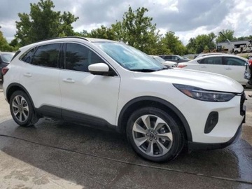 Ford Kuga III 2024 Ford Kuga 2024, 2.0L, 4x4, PLATINUM, po gradobiciu 2.0 Benzyna 250KM, zdjęcie 3