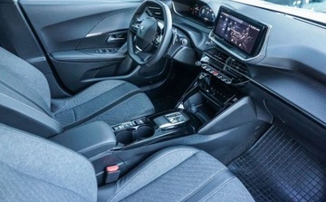 Peugeot 2008 II SUV 1.2 PureTech 130KM 2023 Peugeot 2008 1,2 PureTech 1.2 Benzyna 131KM, zdjęcie 17