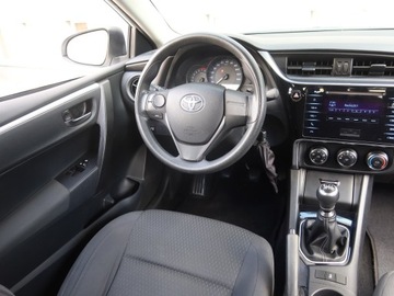 Toyota Corolla XI Sedan Facelifting 1,33 Dual VVT-i 99KM 2017 Toyota Corolla 1.3 Dual VVT-i, Salon Polska, zdjęcie 6