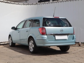 Opel Astra J Sports Tourer 1.6 Twinport ECOTEC 115KM 2010 Opel Astra 1.6 16V LPG, GAZ, Automat, Klima, zdjęcie 3
