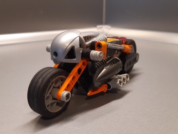 LEGO Racers 8355 H.O.T. Blaster Bike