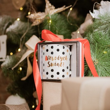 РОЖДЕСТВЕНСКАЯ КОРЗИНКА С РОЖДЕСТВОМ ПОДАРОК ​​ОТ САНТЫ ПОД ЕЛКОЙ ЗОЛОТО