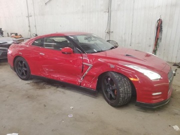 Nissan GT-R 2015 Nissan GT-R 2015, GT-R Premium, od ubezpieczalni 3.8 Benzyna 570KM, zdjęcie 2