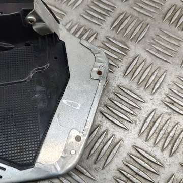 LEXUS NX 2020 PRAVÁ STRANA ZÁMEK DVEŘE ZADNÍCH