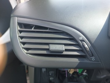 Peugeot 207 06-15 KRATKA NAWIEWU POWIETRZA LEWA KIEROWCY