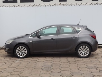 Opel Astra J Hatchback 5d 1.7 CDTI ECOTEC 110KM 2011 Opel Astra 1.7 CDTI, Klima, Klimatronic, Tempomat, zdjęcie 2