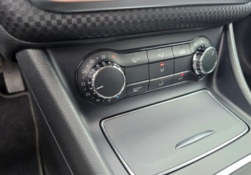 Mercedes Klasa A W176 Hatchback 5d Facelifting 180 122KM 2017 Mercedes-Benz Klasa A 1,6 Benzyna 122 KM GWARANCJA Zamiana Zarejestrowany, zdjęcie 30