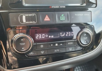 Mitsubishi Outlander III 2018 Mitsubishi Outlander Intense PLUS Kamera GetHelp 2.3 Diesel 150KM, zdjęcie 18