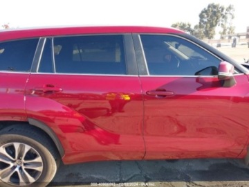 Toyota Highlander III 2023 Toyota Highlander xle, 2023r., 4x4, 2.4L 2.4 Benzyna 265KM, zdjęcie 4