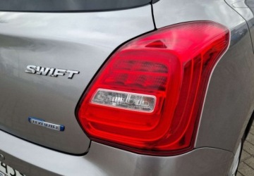 Suzuki Swift VI Hatchback Facelifting 1.2 DualJet SHVS 83KM 2021 Suzuki Swift 1.2 Dualjet SHVS Premium CVT 1.2 Benzyna 83KM, zdjęcie 16