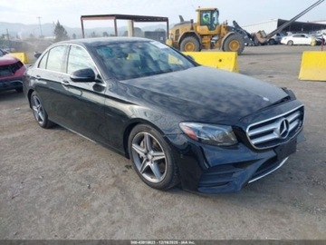 Mercedes Klasa E W213 2017 Mercedes-Benz Klasa E 2017 MERCEDES-BENZ E 300 2.0 Benzyna 241KM