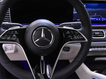 Mercedes GLE V167 SUV Facelifting 2.0 300d 269KM 2025 MERCEDES-BENZ GLE 300 d 4-Matic AMG Line 2.0 (269KM) 2025, zdjęcie 8