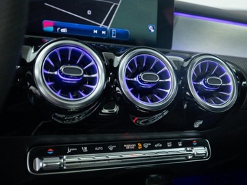 Mercedes CLA C118/X118 Coupe Facelifting 1.3 200 163KM 2024 MERCEDES-BENZ CLA 200 AMG Line Sedan 1.3 (163KM) 2024, zdjęcie 9